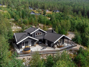 Verhøf Hytte - 9p - With Sauna & Hot Tub